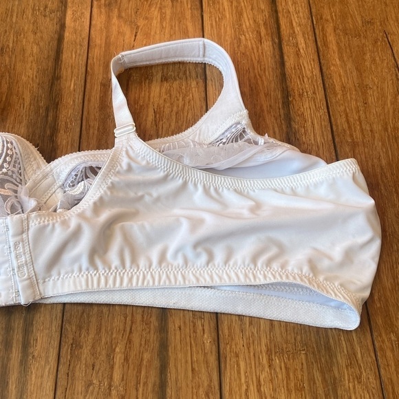Glamorise White Wireless 54DD Bra - Picture 6 of 11